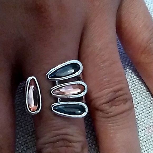 Ring - Picture 3 of 5